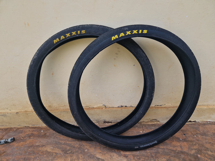 Maxxis Hookworm 29x2.5 Tires
