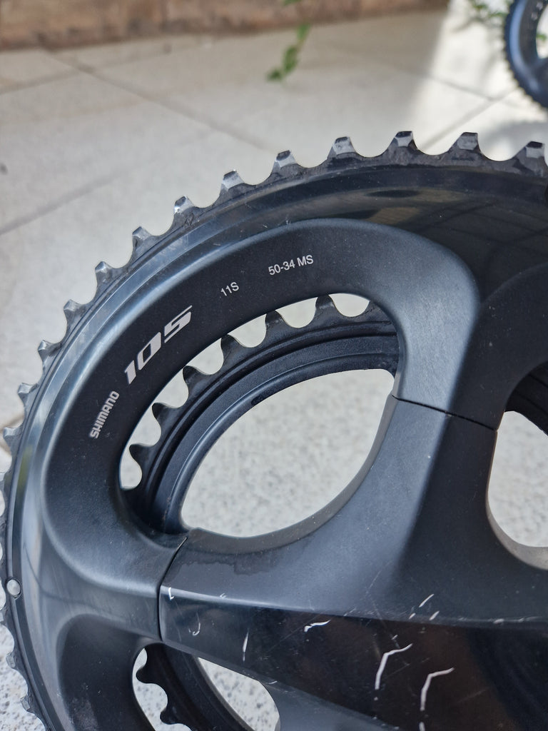Shimano 105 FC-R7000 crankset, 2x11 speed.