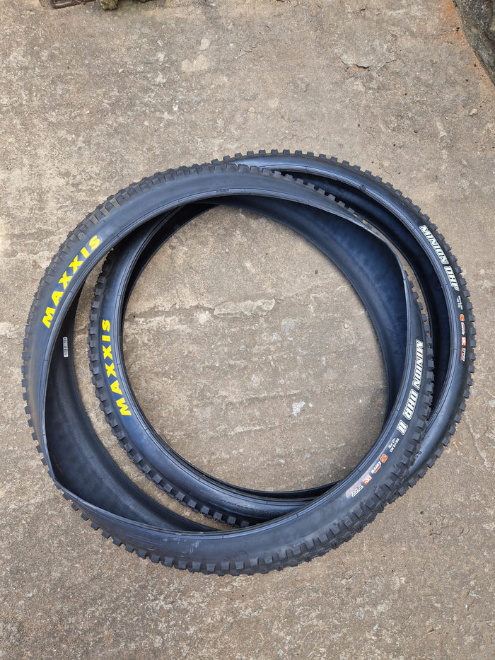 Maxxis minion DHR ii tyres 29x2.60