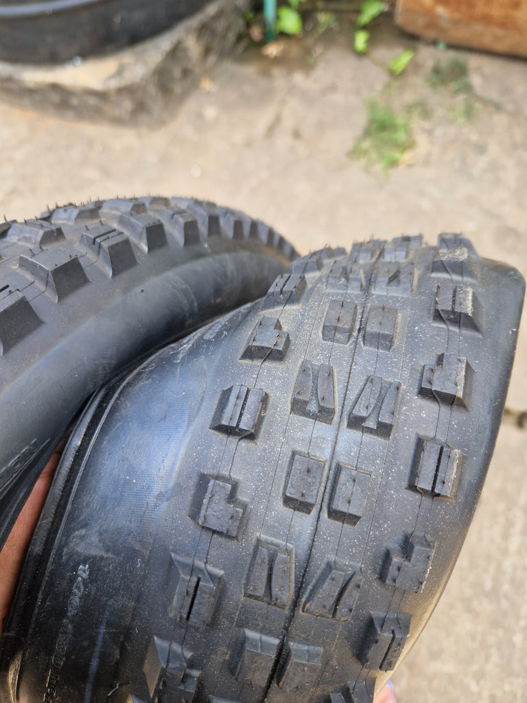 Maxxis minion DHR ii tyres 29x2.60