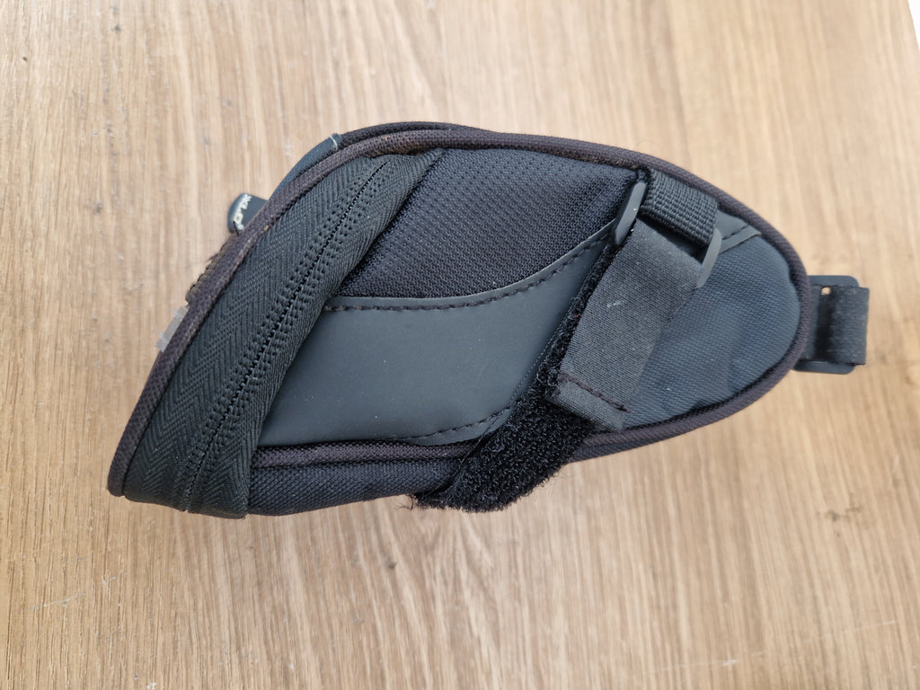 XLC saddle bag BA-S59 medium black anthracite