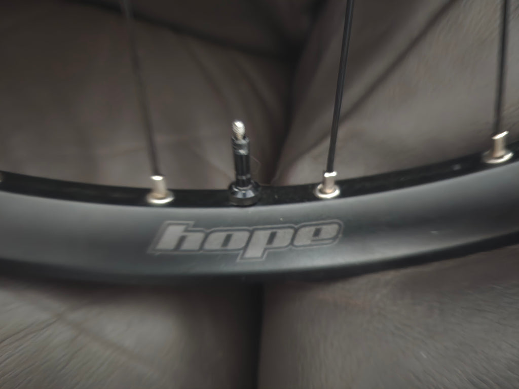 Hope wheelset mullet set .
