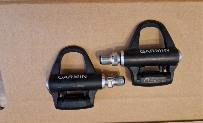 Garmin Rally RS200
Dual-sensing Power Meter pedals