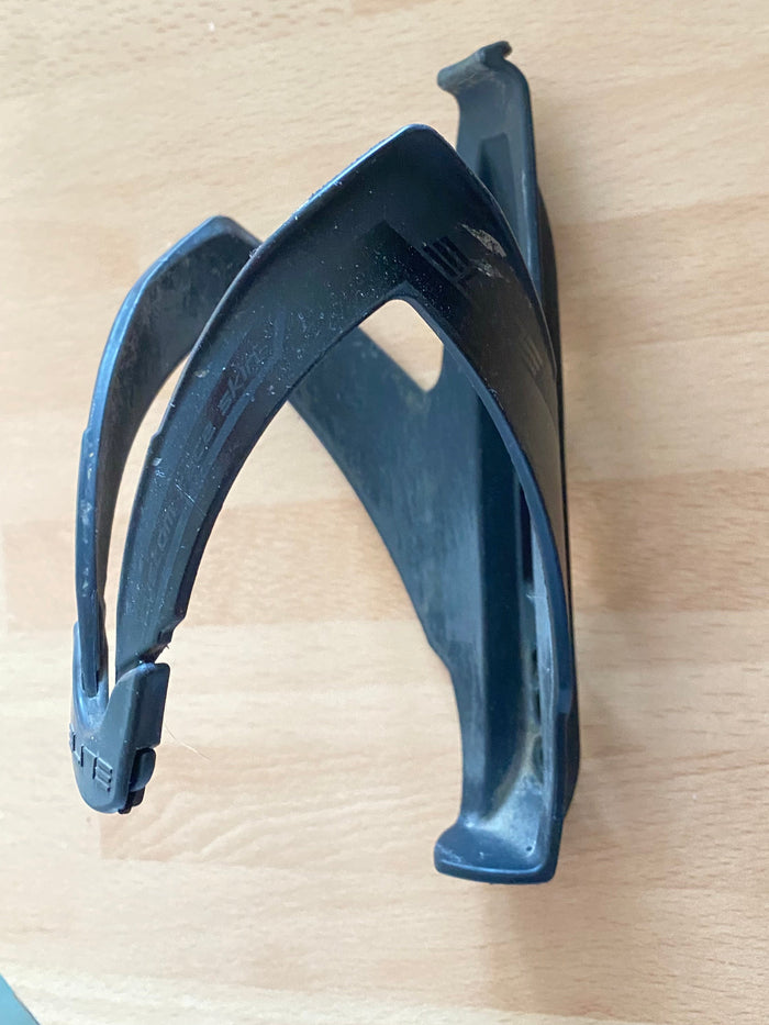 Elite Custom Race bottle cage
