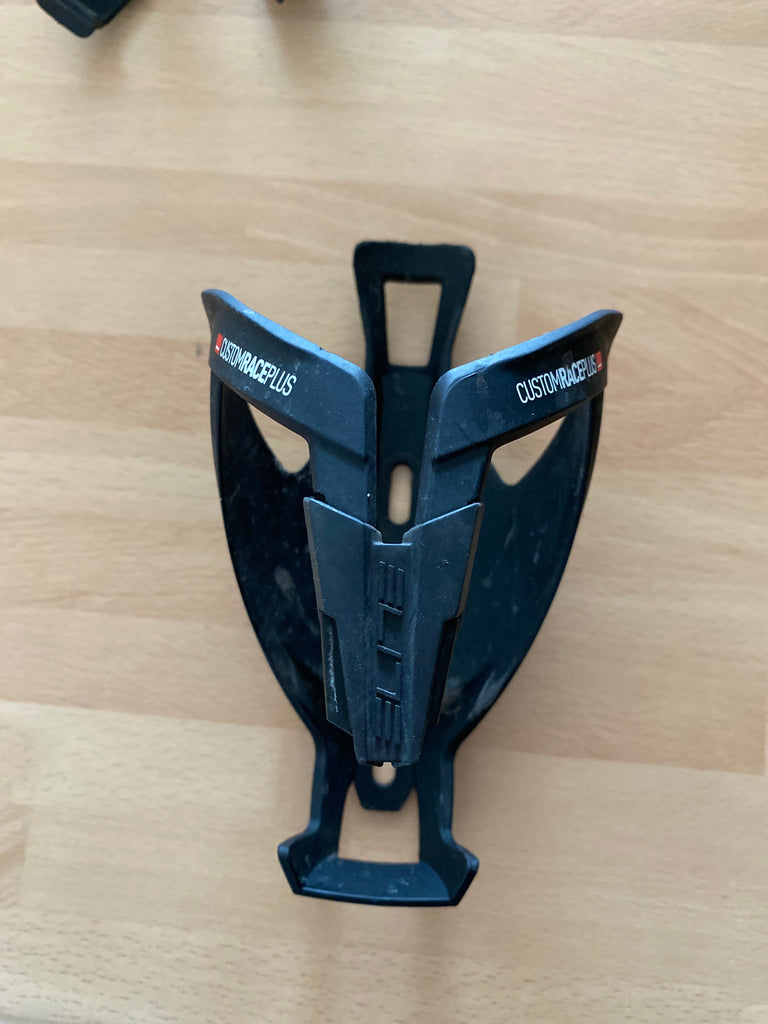 Elite Custom Race Plus bottle cage.