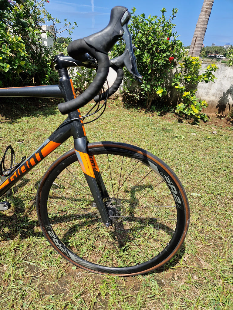 Giant contend sl alu road bike, Large.