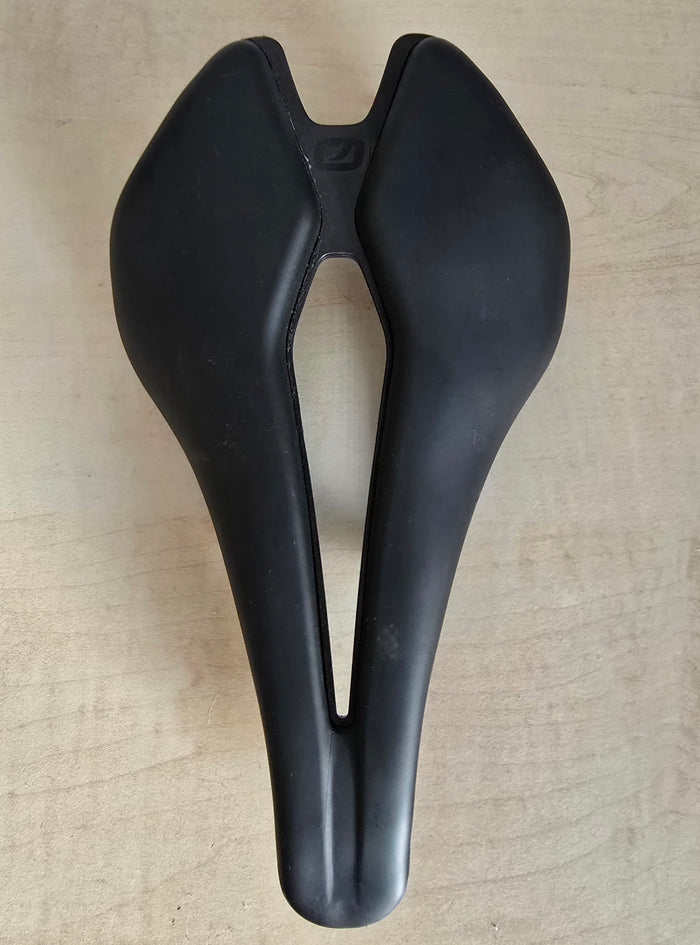 Pinarello most saddle 143mm used