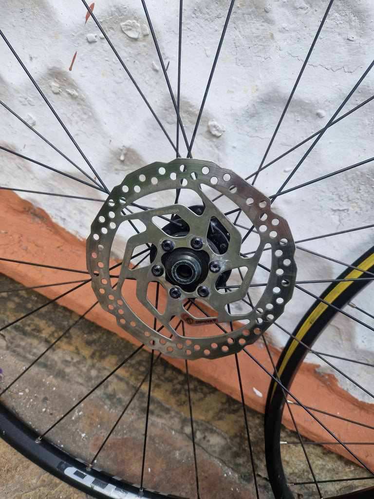 WTB Serra gravel aluminum wheels, tubeless ready.