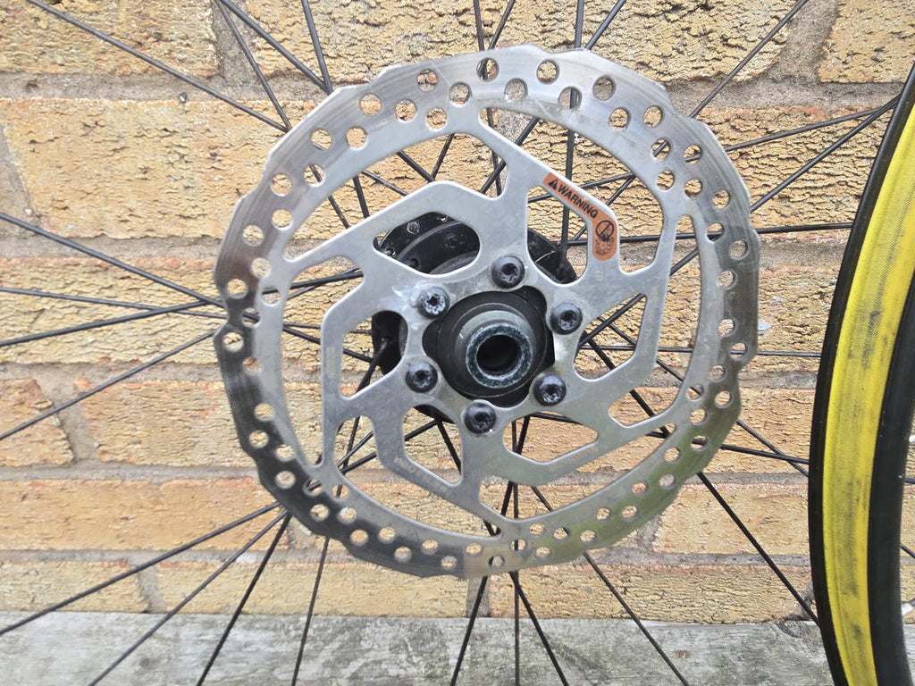 WTB Serra gravel aluminum wheels, tubeless ready.