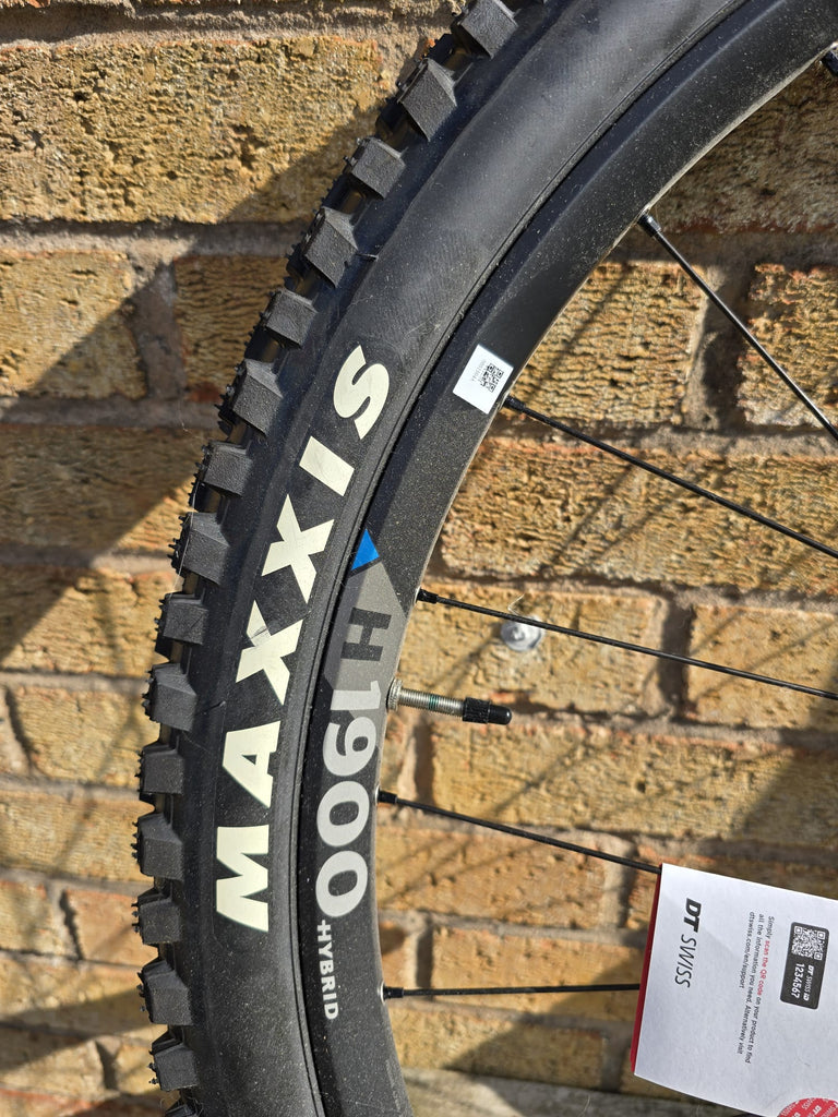 DT Swiss H1900 hybrid wheels