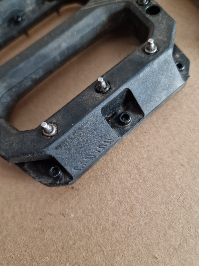 Canyon MTB Nylon Flat Pedals - black