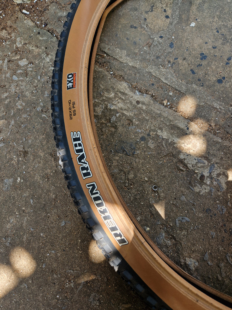 Maxxis Rekon Race Wire Bead Tires, 29x2.40 Tanwall.