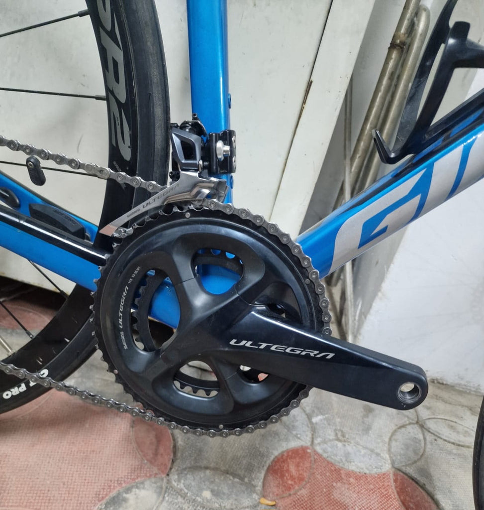 Giant carbon defy M
