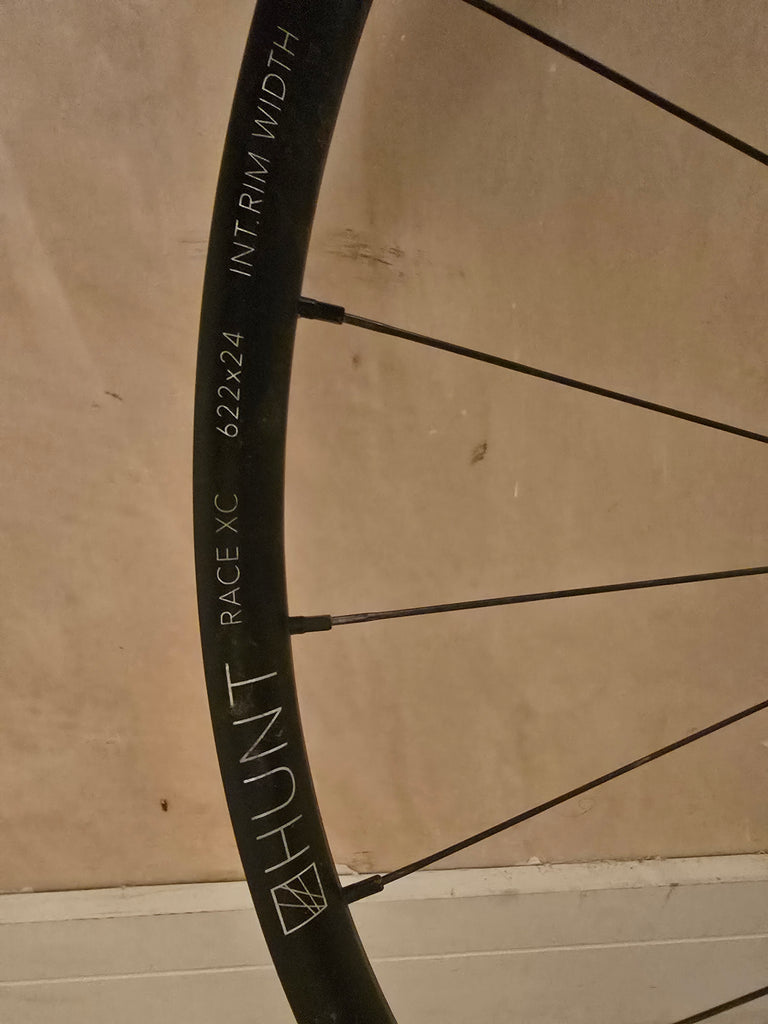 Hunt front wheel 24mm wide