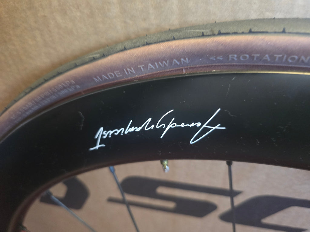 Hunt aerodynamicist wheelset carbon