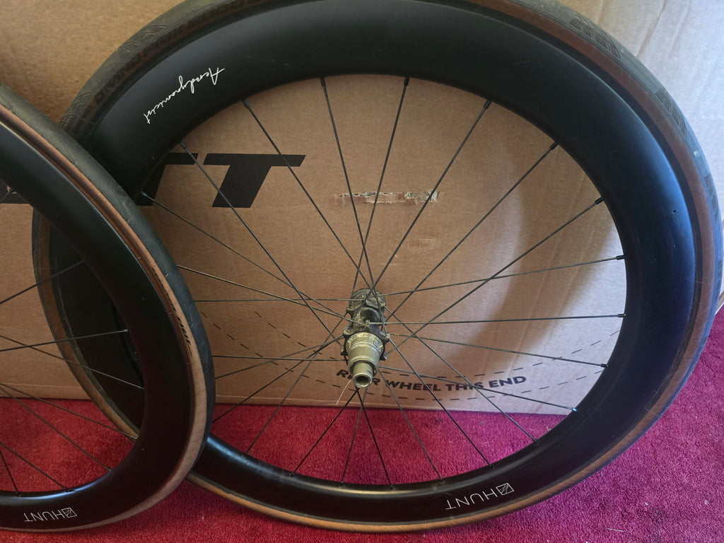 Hunt aerodynamicist wheelset carbon