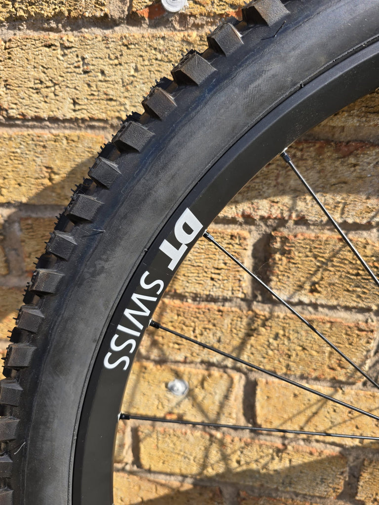 DT Swiss H1900 hybrid wheels