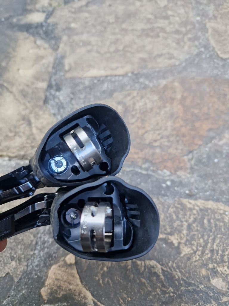 Shimano 105 R7000 shifters