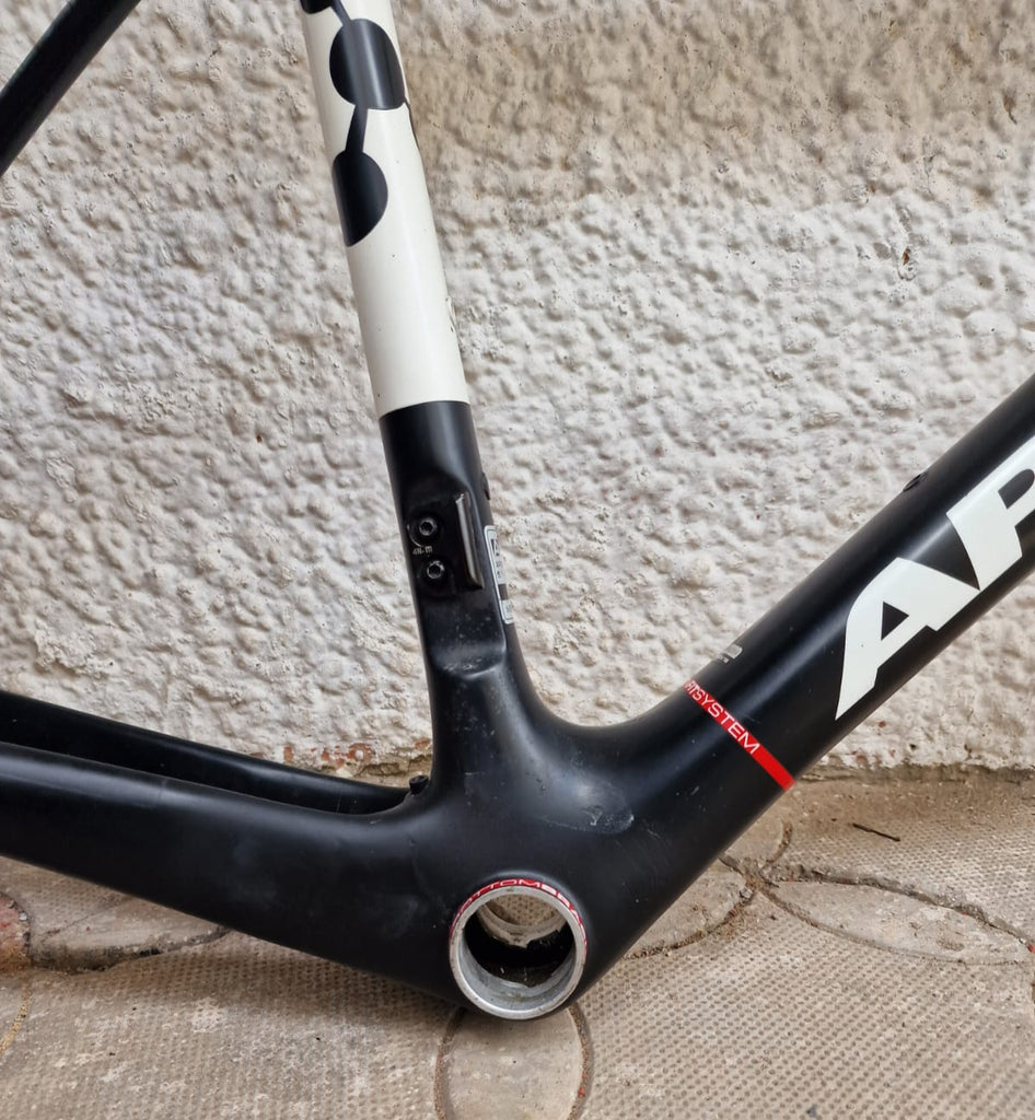 Argon carbon frameset