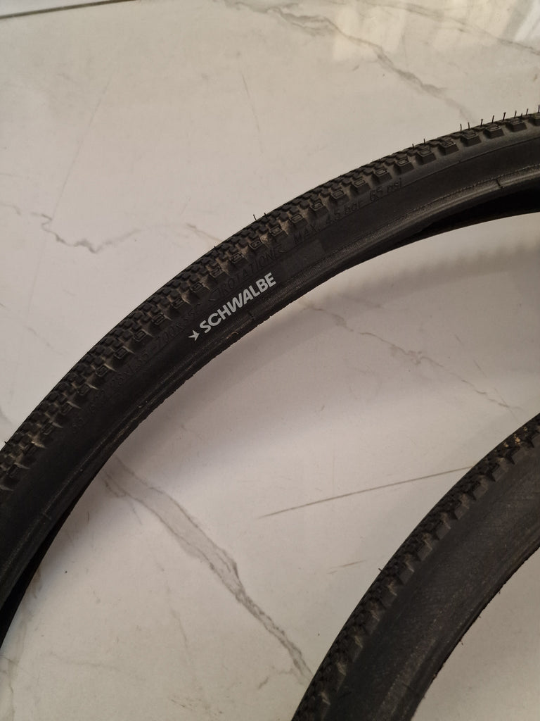 Schwalbe G-One Comp Wire Bead Tires - 35-622, black