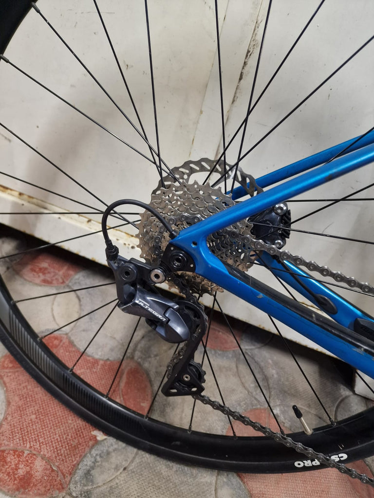 Giant carbon defy M