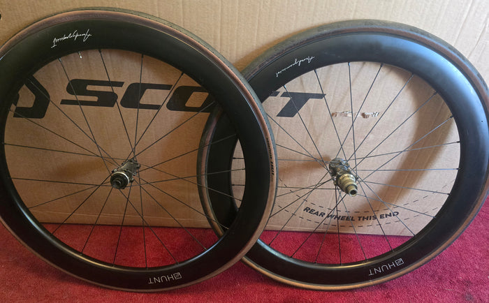 Hunt aerodynamicist wheelset carbon