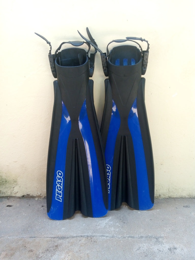 PEGASO Open Heel Diving Flippers - mint condition