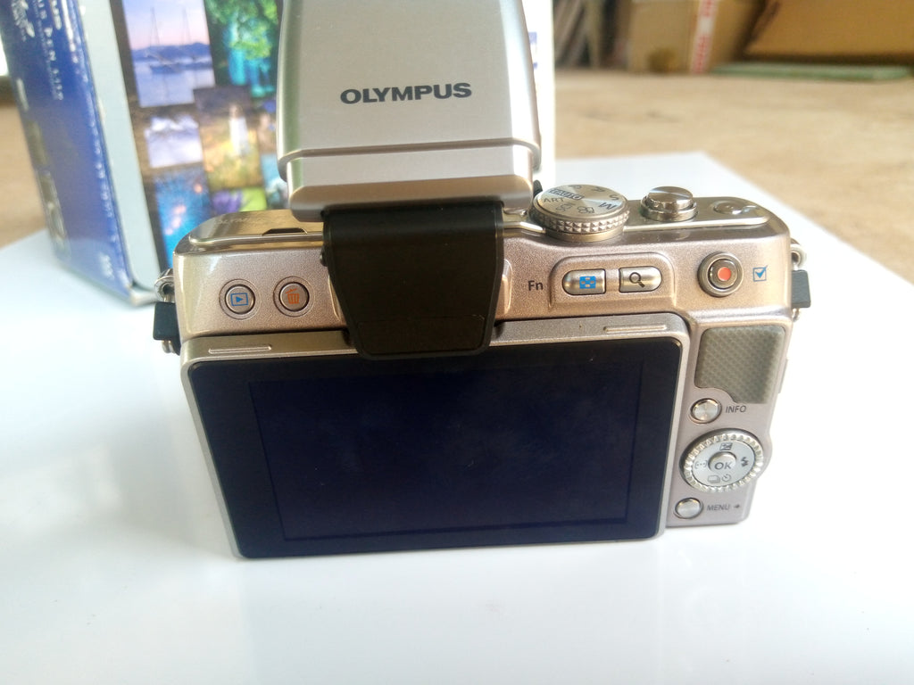 New Generation System Camera "OLYMPUS PEN Lite E-PL3" - SILVER